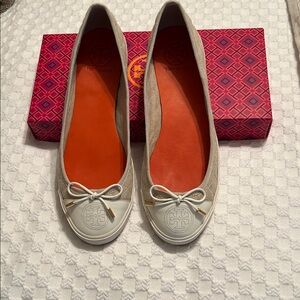 Tory Burch Gray and Cream Flats